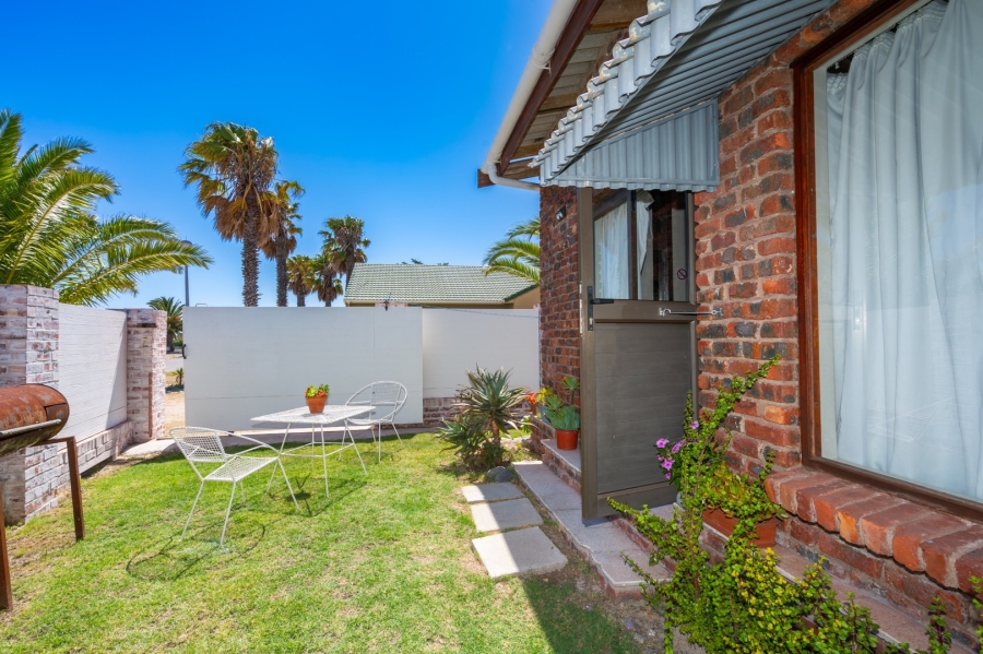 4 Bedroom Property for Sale in Middedorp Western Cape